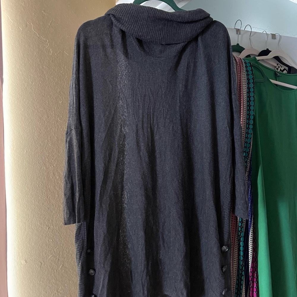 Cable & Gauge Gray Lightweight kick turtle neck Sweater Loose Flowy Front Size L